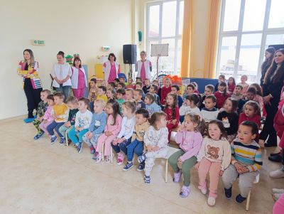 Служители на РСПБЗН - Казанлък проведоха обучение по пожарна безопасност в ДГ “Детелина“ към МО