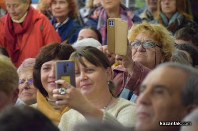 Журналистът Стойчо Керев представи пред казанлъшката публика филма “Пробуждането. Можем ли да излъжем Матрицата?“