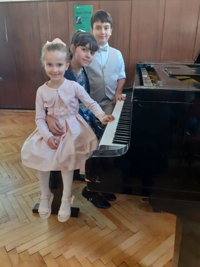 Учениците на Елена Юлианова с награди от международен конкурс