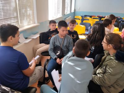 Информационната кампания „Училище без агресия“ на сдружение “Жените на Казанлък“ продължава 