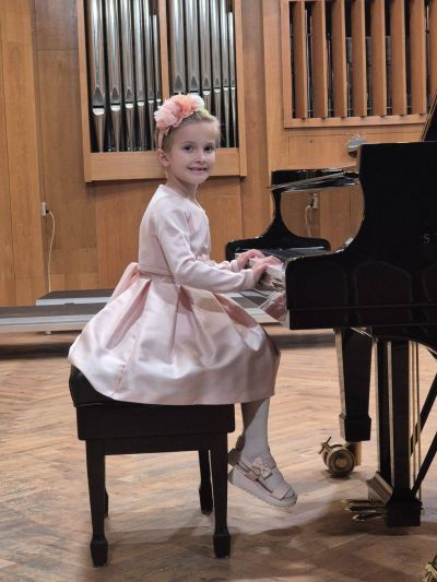 Учениците на Елена Юлианова с награди от международен конкурс