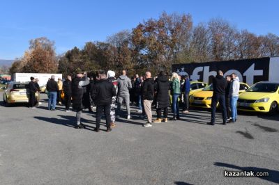 Таксиметровите шофьори от Казанлък се включиха в националния протест