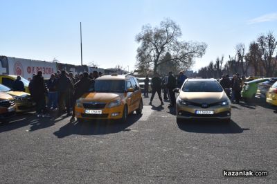 Таксиметровите шофьори от Казанлък се включиха в националния протест
