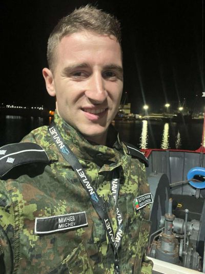 За Деня на семейството, самодейци от НЧ „Братство-1869“, с. Енина твориха на тема: „Когато обичани хора са далеч от дома“