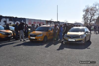 Таксиметровите шофьори от Казанлък се включиха в националния протест