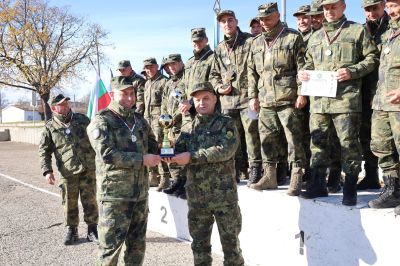 Военните от 61 механизирана бригада премериха сили в шампионат по футбол на малки врати 
