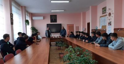 Отборите на ПГ „Иван Хаджиенов“ станаха шампиони в градското училищно първенство по футбол в Казанлък 