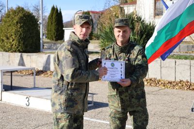 Военните от 61 механизирана бригада премериха сили в шампионат по футбол на малки врати 