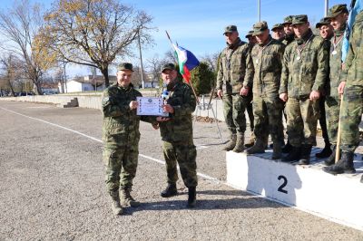 Военните от 61 механизирана бригада премериха сили в шампионат по футбол на малки врати 
