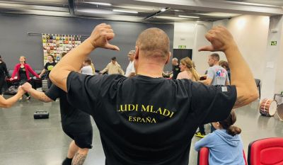 Екипът на ЛХМ “Чудомир“ гостува с проекта “Оживелите нашенци по света без багаж“ в Мадрид