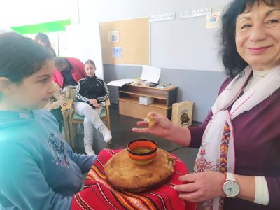 Екипът на ЛХМ “Чудомир“ гостува с проекта “Оживелите нашенци по света без багаж“ в Мадрид