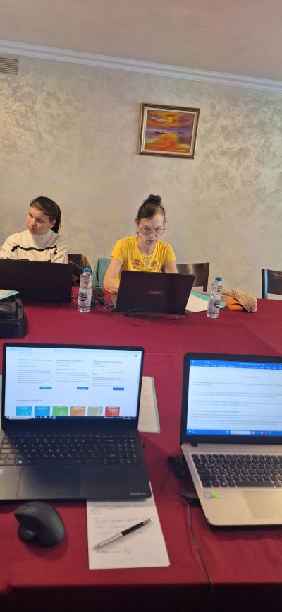 Учители от ПГ по лека промишленост и туризъм с нови умения за бъдещето