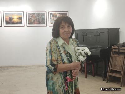 Величка Николова с втората самостоятелна изложба в Музея на фотографията в Казанлък 