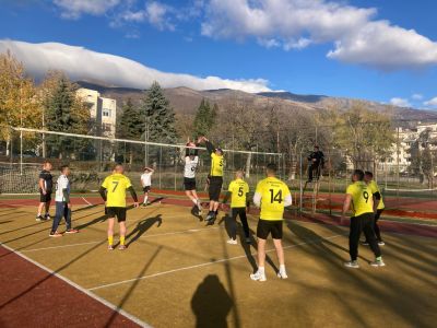 Военните се състезаваха в първенство по волейбол