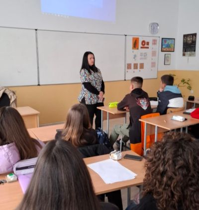 Ученици от Математическата гимназия в Казанлък се запознаха с вредата от тютюнопушенето