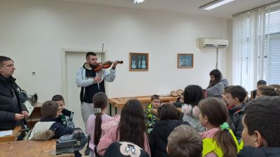 Децата от ОУ “Георги Кирков“ на среща с изкуството