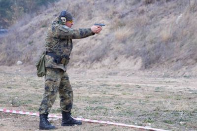 Курс за обучение на съдии, администратори и дизайнери на сцени по тактическа стрелба се състоя на Учебен център „Тюлбе“ в Казанлък 