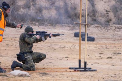 Курс за обучение на съдии, администратори и дизайнери на сцени по тактическа стрелба се състоя на Учебен център „Тюлбе“ в Казанлък 