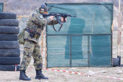 Курс за обучение на съдии, администратори и дизайнери на сцени по тактическа стрелба се състоя на Учебен център „Тюлбе“ в Казанлък 