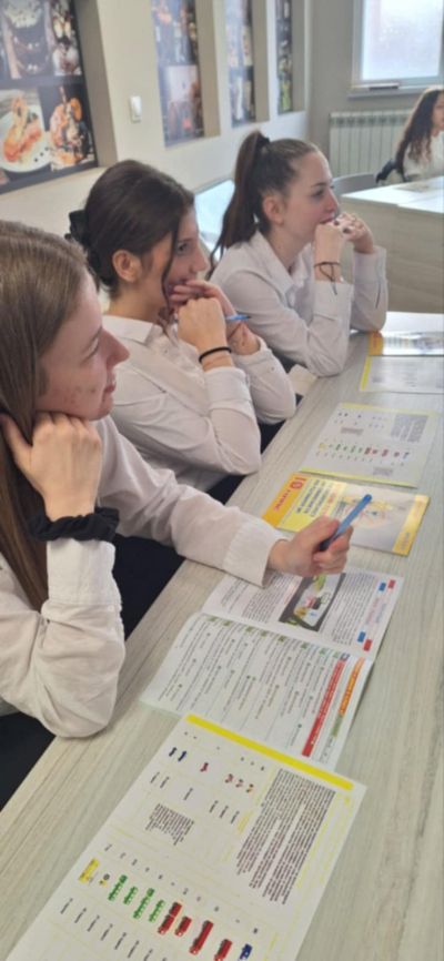 Специална беседа на тема“ Правоуправление на МПС“ изслушаха десетокласници от ПГЛПТ