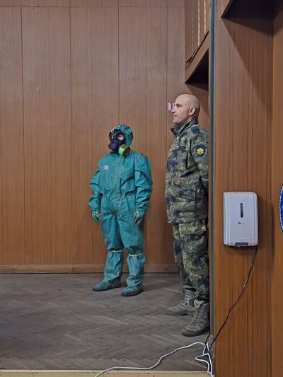 Военнослужещи представиха своята професия пред учениците от ПХГ „Св. Св. Кирил и Методий“ гр.Казанлък 