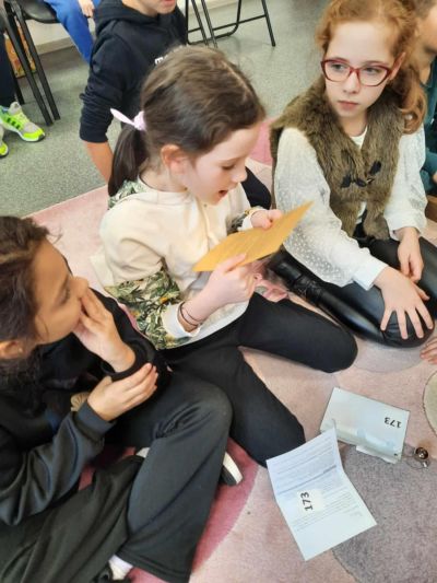 Децата от ОУ „Георги Кирков“ се включиха в Акция “Дядо Коледа“