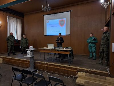 Военнослужещи представиха своята професия пред учениците от ПХГ „Св. Св. Кирил и Методий“ гр.Казанлък 
