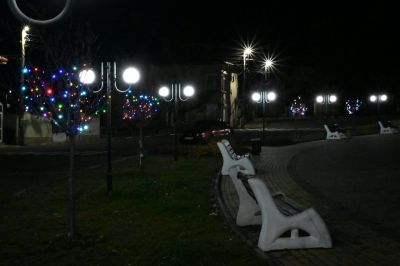 Шипка засия в коледни светлини