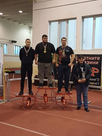 4 медала спечелиха казанлъшките лекоатлети от клуб „Цветанка Христова“ в турнира “Златния шпайк“ в Сливен 