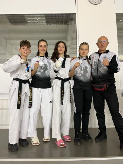 Таекуондистите от СК “Кентавър“ с 14 медала от международния турнир “Херея Опън“