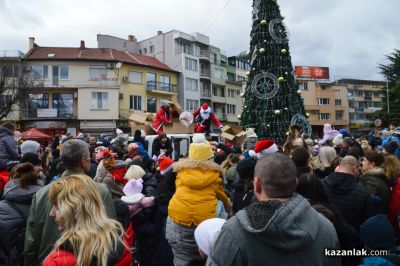 Коледни мегдански хорà ще се вият на 25 декември на площада в Казанлък 