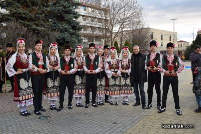 Коледни мегдански хорà ще се вият на 25 декември на площада в Казанлък 
