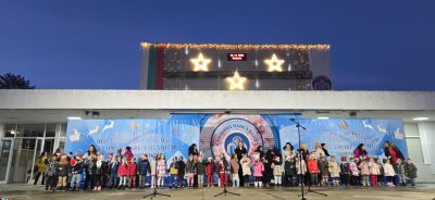 Павел баня запали светлините на коледната си елха