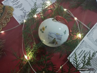 Коледен базар на закрито отвори врати в музей “Чудомир“ в Казанлък 