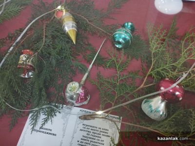 Коледен базар на закрито отвори врати в музей “Чудомир“ в Казанлък 