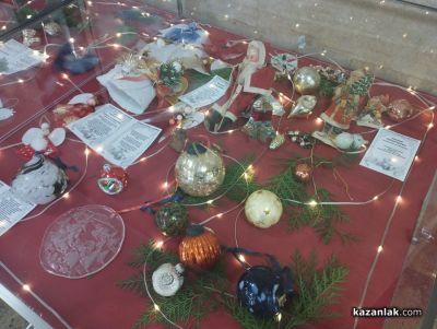 Коледен базар на закрито отвори врати в музей “Чудомир“ в Казанлък 