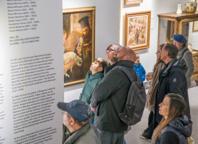 Творба от фонд “Съвременно изкуство” в Художествена галерия - Казанлък е част от изложба представяща българските участия във Венецианското биенале