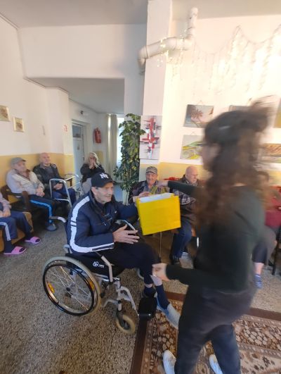 Успешно приключиха инициативите “Помощник на Дядо Коледа“ и “Кутия пълна с щастие“