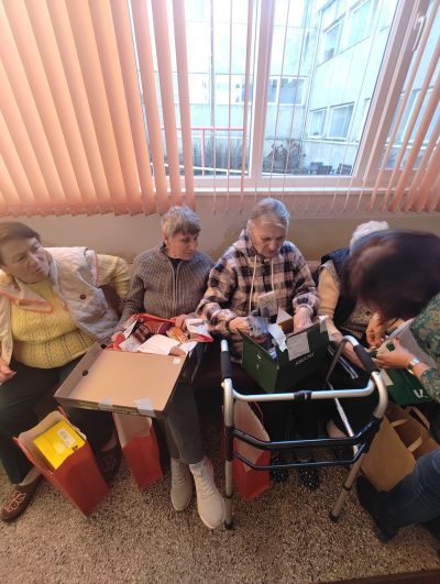 Успешно приключиха инициативите “Помощник на Дядо Коледа“ и “Кутия пълна с щастие“