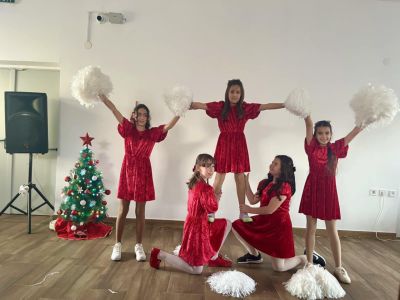 Коледен концерт изнесоха младите таланти от Математическата гимназия в Казанлък 