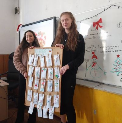 Ученици от ПХГ “Св. Св. Кирил и Методий“ изучаващи немски език, изработиха адвентни календари