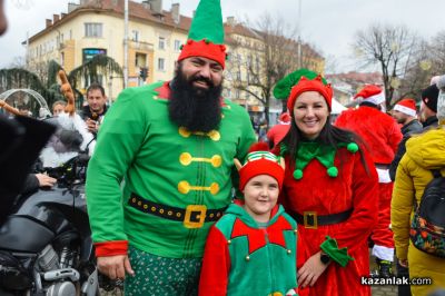 За поредна година кампанията “Мото Коледа - да дарим усмивки“ зарадва децата на Казанлък 