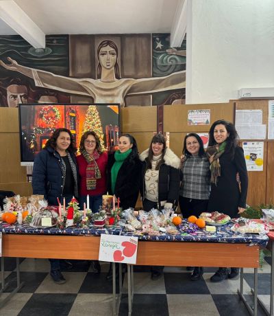 1420 лв. събра благотворителния базар на ПХГ „Св. Св. Кирил и Методий“ в подкрепа на инициативата „Българската Коледа“