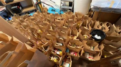 Инициатива “Без глад на Коледа“ нахрани 100 жители в Казанлъшко