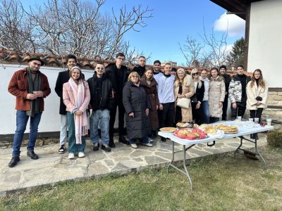 Инициатива “Без глад на Коледа“ нахрани 100 жители в Казанлъшко / Новини от Казанлък