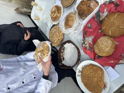 Инициатива “Без глад на Коледа“ нахрани 100 жители в Казанлъшко