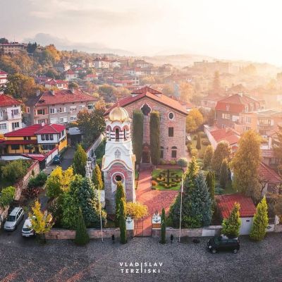 Енинското краеведско- любителско историческо общество “Род, роден край, родина“ при НЧ “Братство-1869 “ посвети декемврийската си сбирка на рождественските и новогодишни празници