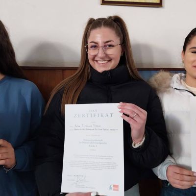 Десетокласничка от ПХГ “Св. Св. Кирил и Методий“ се класира за националния етап на XIV състезание по немски език на КЛЕТ