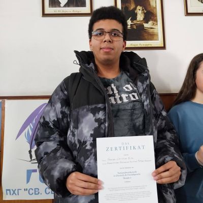 Десетокласничка от ПХГ “Св. Св. Кирил и Методий“ се класира за националния етап на XIV състезание по немски език на КЛЕТ