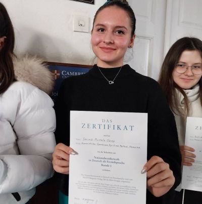 Десетокласничка от ПХГ “Св. Св. Кирил и Методий“ се класира за националния етап на XIV състезание по немски език на КЛЕТ